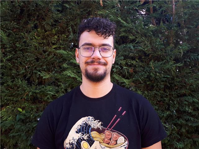 Profesor graduado en ciencias ambientales y cursando agroecología en suecia