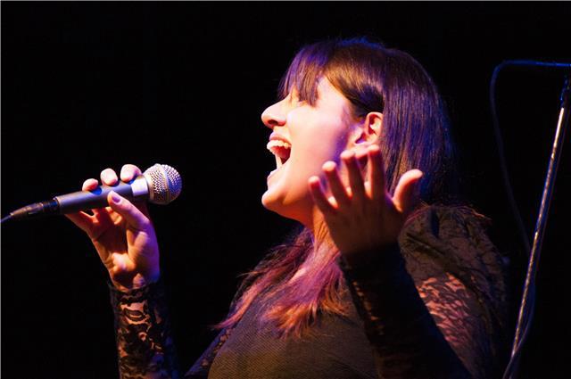 cantante gospel, soul , jazz, pop , direttrice di un coro gospel