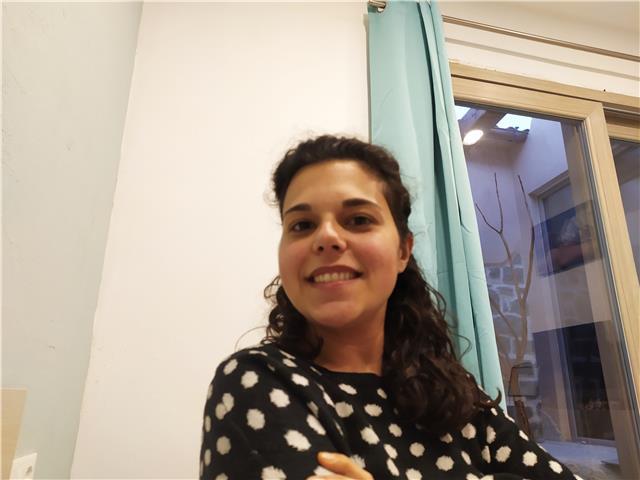 Ragazza diplomata al liceo scientifico e laureata in biotecnologie mediche col massimo dei voti impartisce lezioni private di materie scientifiche, sia online che in presenza (Olbia)