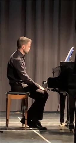 Profesor particular titulado superior de piano