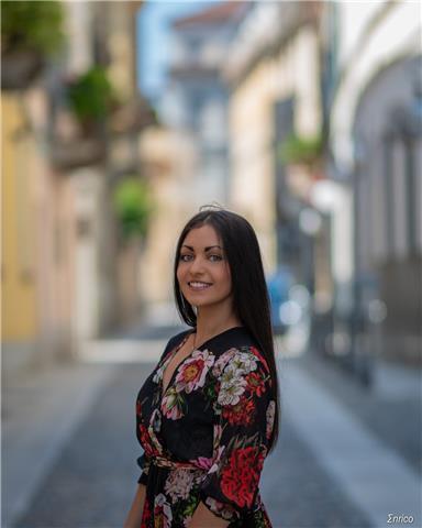 Sono una studentessa universitaria, ho conseguito il diploma ad un liceo scientifico e ho dei buoni requisiti nella lingua inglese