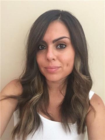 Laureata in sociologia impartisce lezioni di italiano, matematica, storia, geografia,ecc... a bambini di scuole elementari e medie