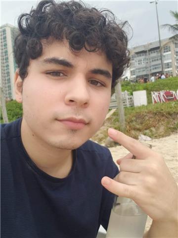 Professeur d'anglais offre des cours particuliers en ligne