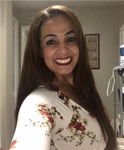 Soy norte americana, y estoy viviendo en valencia para estudiar un posgrado en psicología clínica. tengo más de 10 años de experiencia enseñando esl en europa, la américas y africa del sur