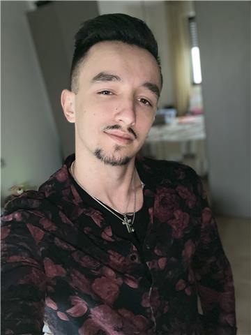 Perito informatico, posso aiutare con qualsiasi problema informatico sia software che hardware, sono bravo in matematica