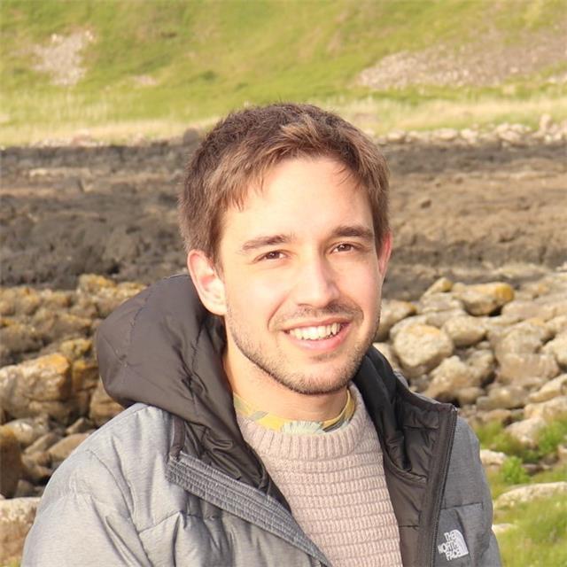 Profesor con 9 años de experiencia en varios idiomas (Español & English)