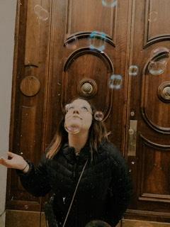 Insegnante madrelingua di italiano si offre di far lezione a ragusa. 
ulteriori materie: inglese, francese, spagnolo, latino, scienze umane, diritto