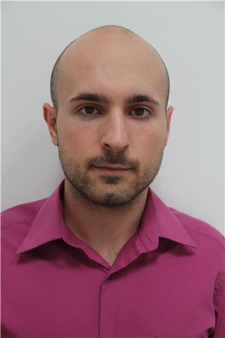 Estudiante de ingeniería da clases de asignaturas de la rama de ciencias a alumnos de primaria,eso y bachillerato