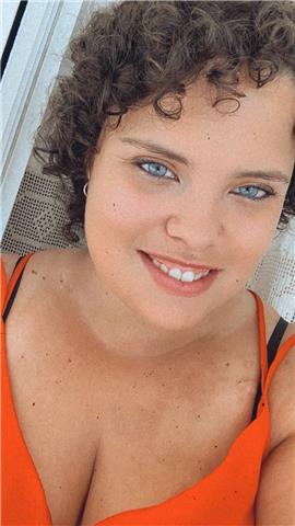 Clases a niños de primaria o eso. no soy titulada pero se me da bien. 
asignaturas: matemáticas, castellano, catalán, geografía... 
ayuda a la hora de estudiar, hacer esquemas, resúmenes