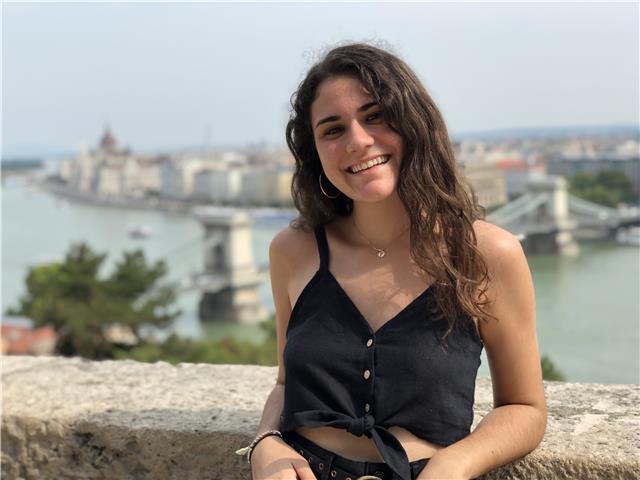 Clases particulares a niños/as de primaria (todas las asignaturas) y de la eso (lengua, latín, valenciano)