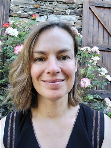 Professeur d'anglais et formatrice en anglais titulaire d'une licence en Langues et Civilisations Étrangères en Anglais, je donne des cours de soutien scolaire en anglais de la sixième à la terminale