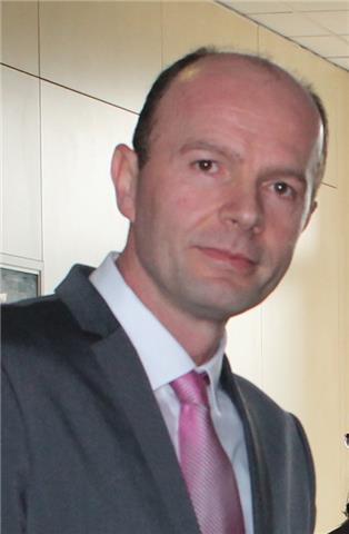 Html,css, java, python, word,exel, power point, base di dati, php