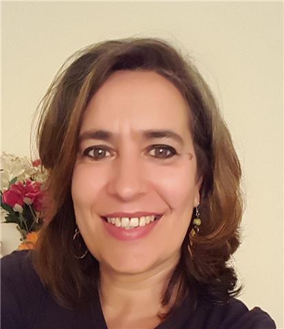 Profesora nativa. filóloga. más de diez años de experiencia. todos los niveles. preparación de exámenes oficiales