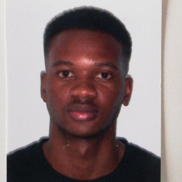 Doy clases de geografía hasta segundo de bachiller, historia hasta cuarto de eso e inglés niveles de primaria y primer y segundo de la eso