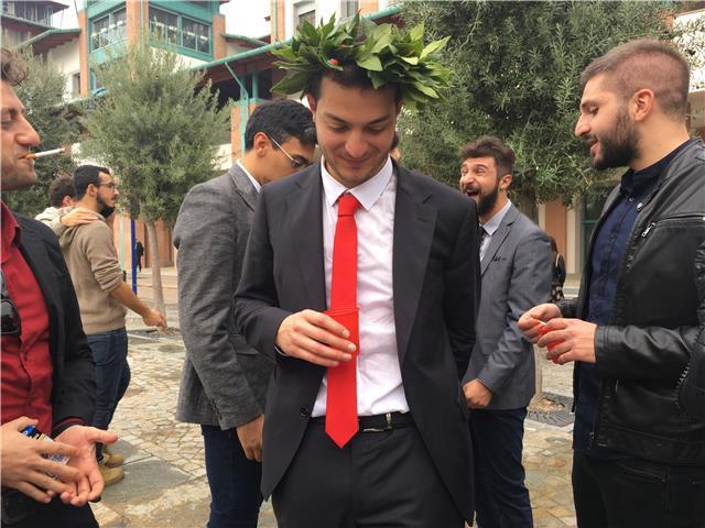 laureato con 110 e lode offre lezioni di diritto in tutti gli ambiti