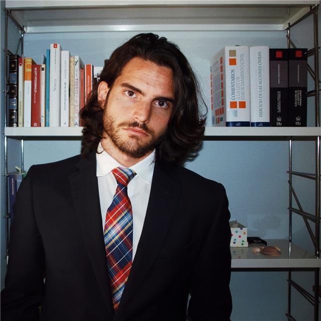 Clases presenciales y online de derecho fiscal, laboral, oposiciones o cualquier rama del derecho