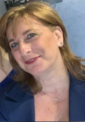 Insegnante privata di lingua e cultura inglese, tedesca e italiano, impartisce lezioni private individuali e collettive, in presenza e online