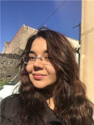 Laureata offre lezioni o ripetizioni di Storia dell'arte, Storia ecc