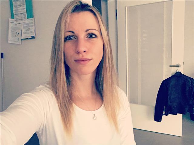 Salve,
Vengo da Lussemburgo e parlo il Lussemburghese, Francese, Tesesco, Inglese medio.
Cerco lavoro a Foggia per insegnare le lingue .
Mi trasferisco a Settembre per raggiungere il mio compagno in Italia.
Mi potete contattare tramite il mio mail 
Per or