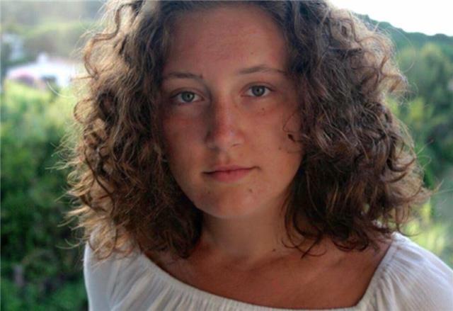 Studentessa universitaria offre lezioni di matematica e aiuto compiti a studenti delle medie