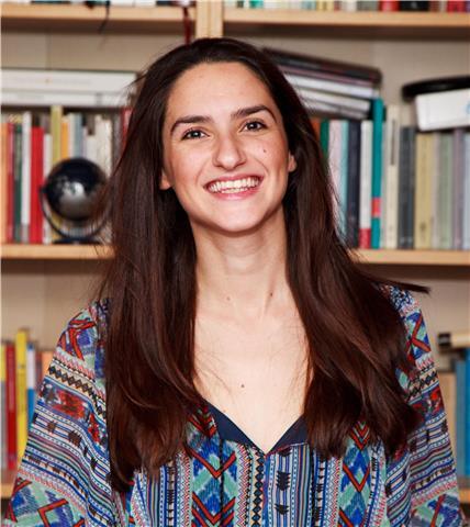 Laureata magistrale in lingue e traduzione offre lezioni di grammatica o conversazione inglese (in presenza o online) per qualsiasi età