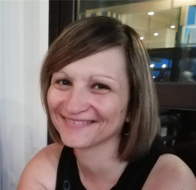 Insegnante laureata in economia e commercio impartisce on line lezioni di matematica, e diritto preconomia aziendale e diritto pri