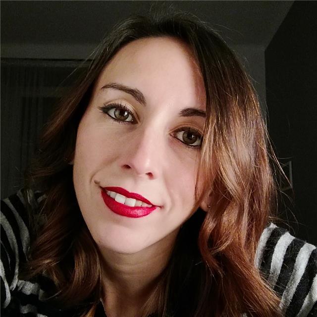 Professoressa di liceo impartisce ripetizioni in chimica, biologia, scienze