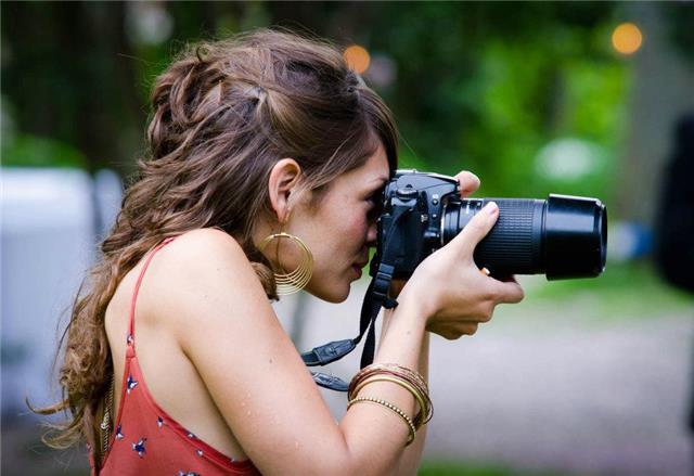 Photoshop, Illustrator, Lightroom..? È più facile di quanto sembri! Dalle basi alle tecniche più avanzate, questo corso è pensato