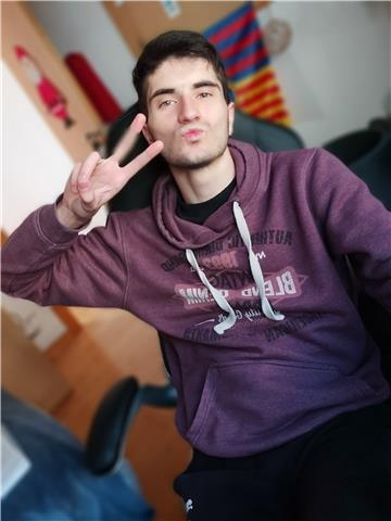 Estudiante de una ingeniería ofrece clases particulares de la eso o primaria