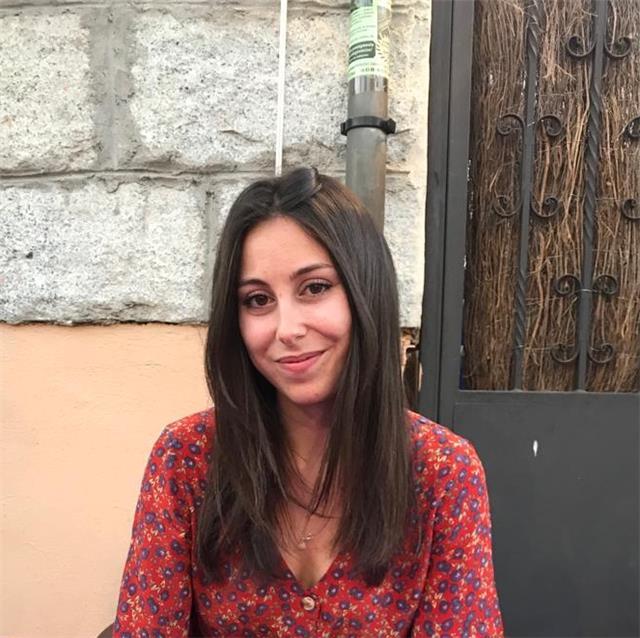 Graduada en sociología imparte clases de todas las asignaturas de primaria y eso