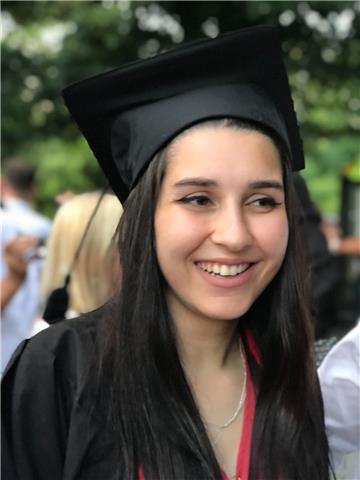 Studentessa universitaria di interpretariato offre ripetizioni di inglese ad alunni di medie e superiori nella provincia di Varese