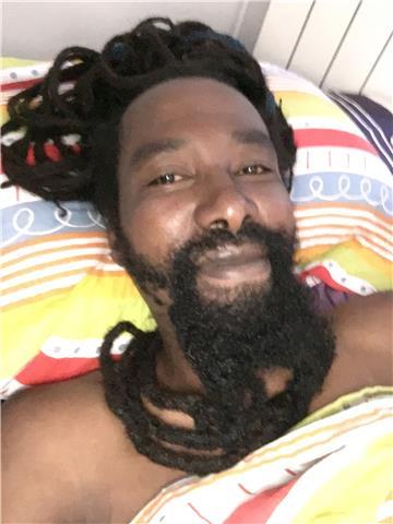 Musico guitarra de reggae,jazz y blues da clases presenciales de guitarra( clásica,eléctrica o bajo)