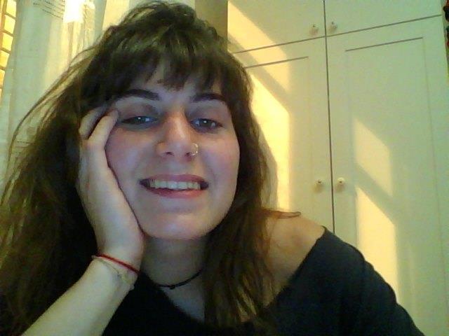 Ho 23 anni e sto per laurearmi all'Accademia di Belle Arti nell'indirizzo di grafica d'arte. Mi sono diplomata al liceo artistico e ho buone competenze nell'ambito del disegno e dell'incisione calcografica!