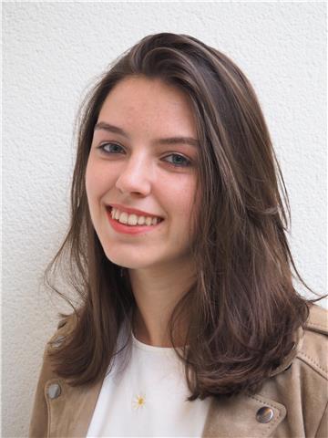 Etudiante spécialisée en Mathématiques et Physiques