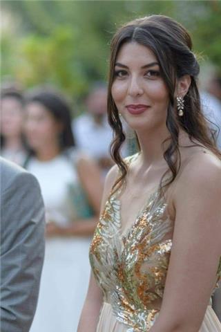 Hai difficoltà a scuola con greco antico? io sono propio greca laureata in lettere classiche e ti posso aiutare