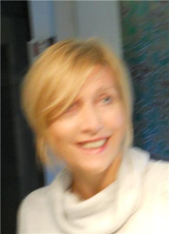 laureata e insegnante di teatro offre il suo aiuto per imparare a esprimersi e migliorare la comunicazione nelle interrogazioni ed esami. per bambini, ragazzi, adulti