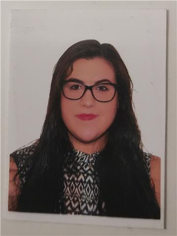 Profesora apasionada por la història y la geografía. dinàmica y adaptativa a los diferentes niveles