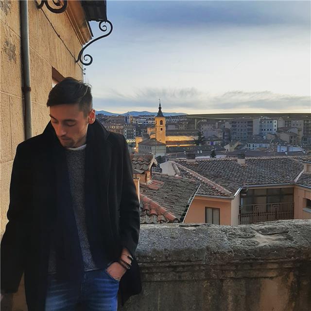 Insegnante di chimica offre lezioni per tutte le materie scientifiche specialmente per indirizzi sanitari e chimici