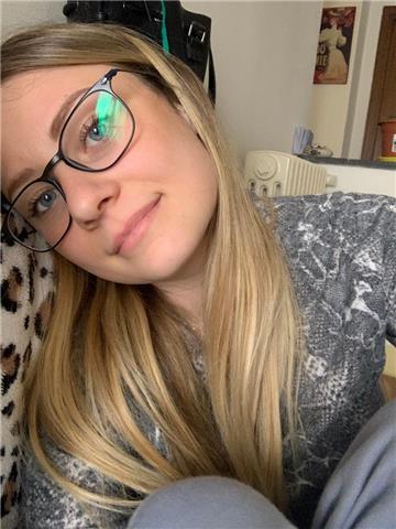 Insegnante di inglese, spagnolo e letteratura sia italiana che delle due lingue precedenti