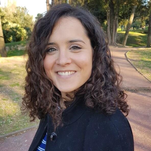 Laureata Magistrale Scienze Politiche e Relazioni Internazionali, offre ripetizioni di Storia