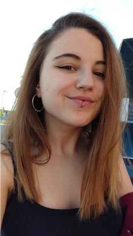 Estudiante de magisterio primaria y de c1 de inglés, con experiencia con niños y ganas de trabajar