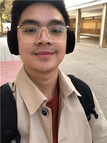 Soy profesor nativo de Inglés en Madrid. Buscando estudiantes para clases online o presencial