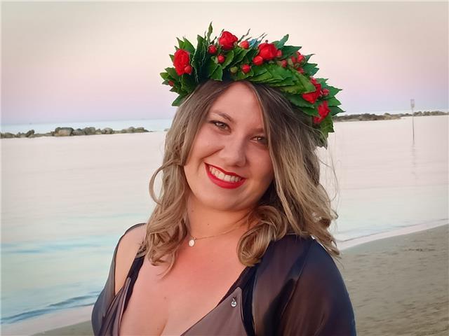 Insegnate di violino e viola offre lezioni di musica di strumento, di propedeutica musicale, di teorie musicali e musica d'insieme