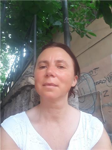 Insegnante di scuola materna impartisce lezioni di ltaliano e anche di disegno artistico autocad e pittura a bambini e adolescenti cell