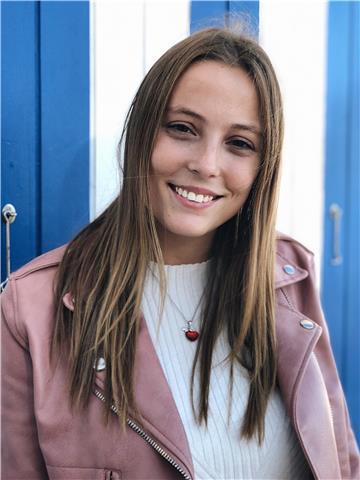 Doy clases particulares a alumnos de primaria y secundaria, así como bachillerato de letras y ciencias sociales