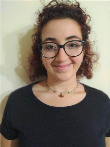 Neo-dottoressa magistrale impartisce lezioni online