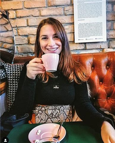 Insegnante madrelingua italiana impartisce lezioni di inglese ed italiano