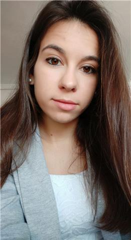 MAESTRA DE ESPAÑOL, resido en Crotone, tengo 24 años y soy española. Maestra de Educación, gramática española