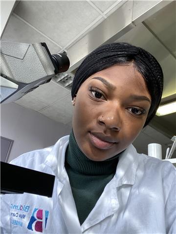 Étudiante bts analyse des biologies médical