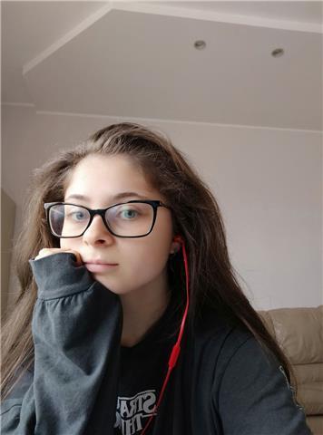 Studentessa del Liceo scientifico Albert Einstein di Rimini, disponibile a dare ripetizioni di matematica